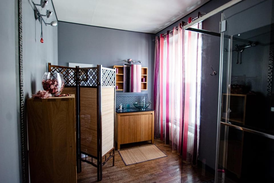 Les Trois Fontaines Hotel in Poitiers