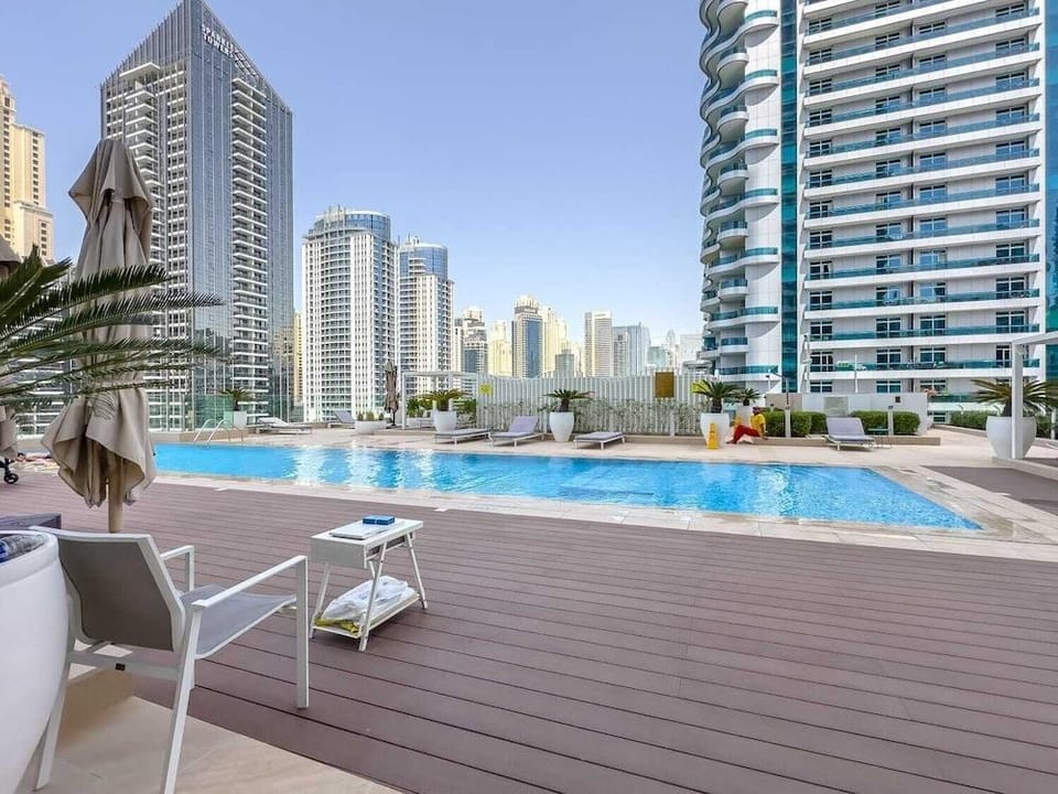 Marco Polo - Stunning 2 BR With Marina Views | Huge Pool & Gym Hotel in Dubai