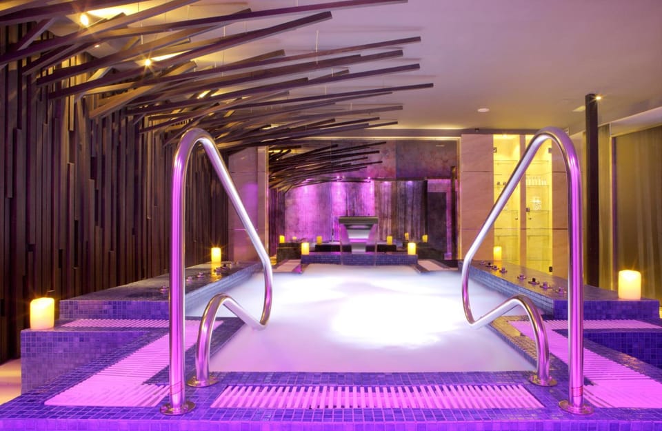 Hot tub