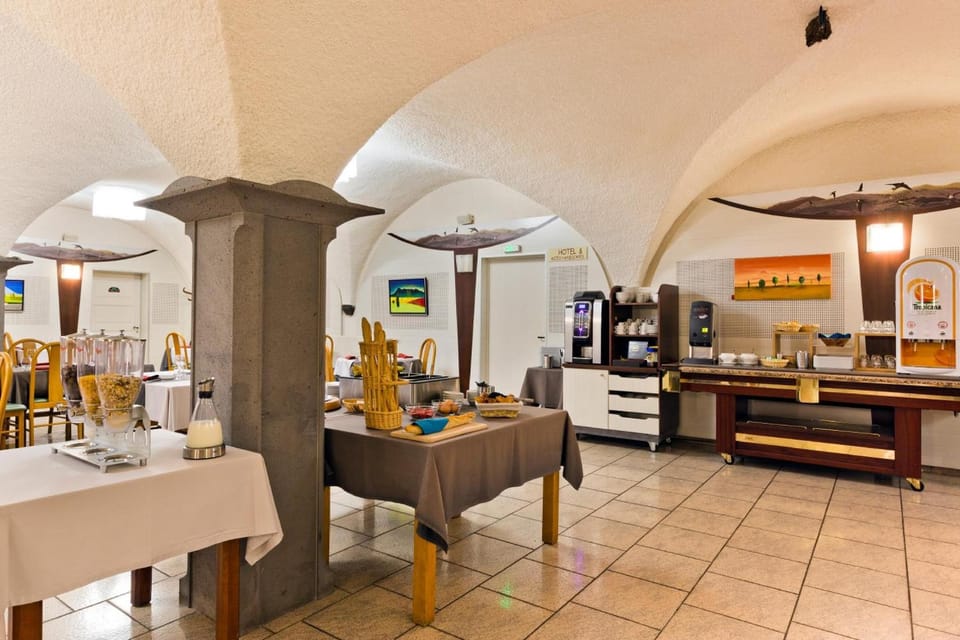 Les Hirondelles Hotel in Auvergne-Rhône-Alpes
