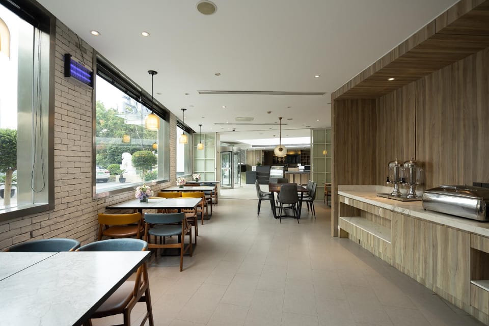 Hanting Hotel Shanghai Hongqiao Railway Station Qixin Road Hotel in Jiangsu