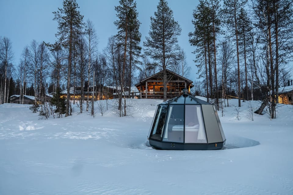 Overwater Hut Kuusamo Hotel in Lapland