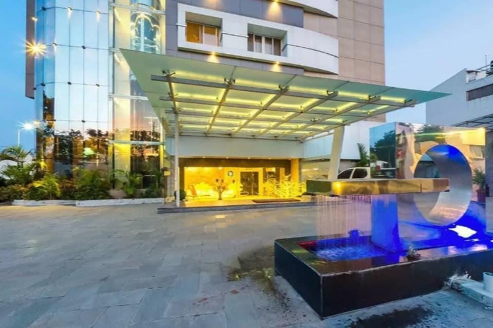 Hotel Rangoli Pearl Hotel in Maharashtra