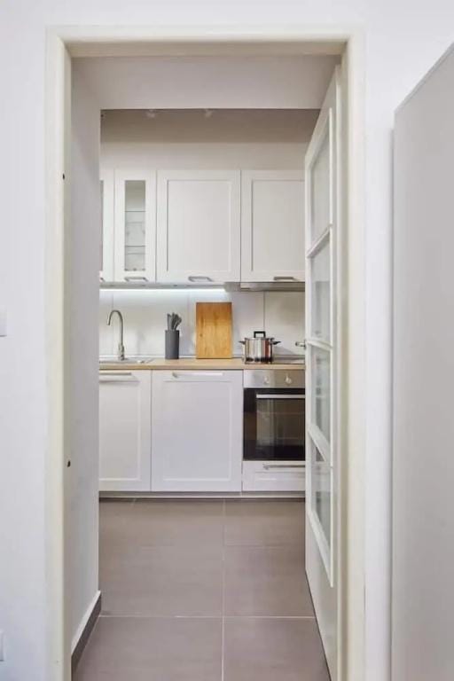 Helen Homestay Flora Hotel in Prague