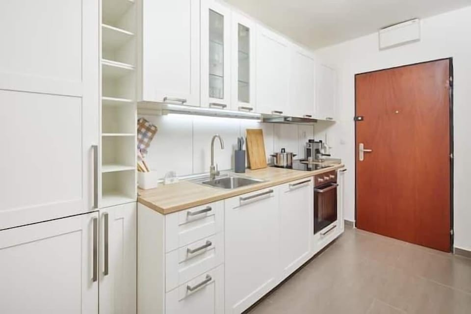 Helen Homestay Flora Hotel in Prague