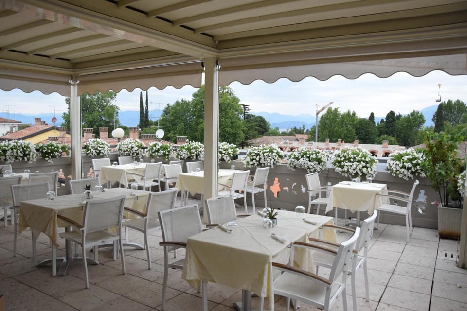 Aparthotel All'Orologio Hotel in Peschiera del Garda