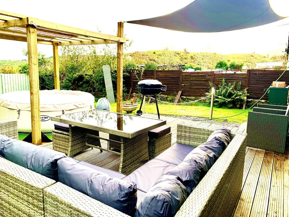 Sleeps 10-12 Snowdonia North Wales Nr Zip World Hotel in Wales