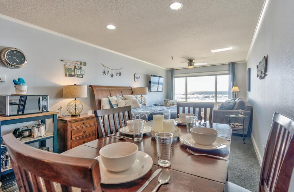 Sea Gypsy Rentals Inn in Lincoln City