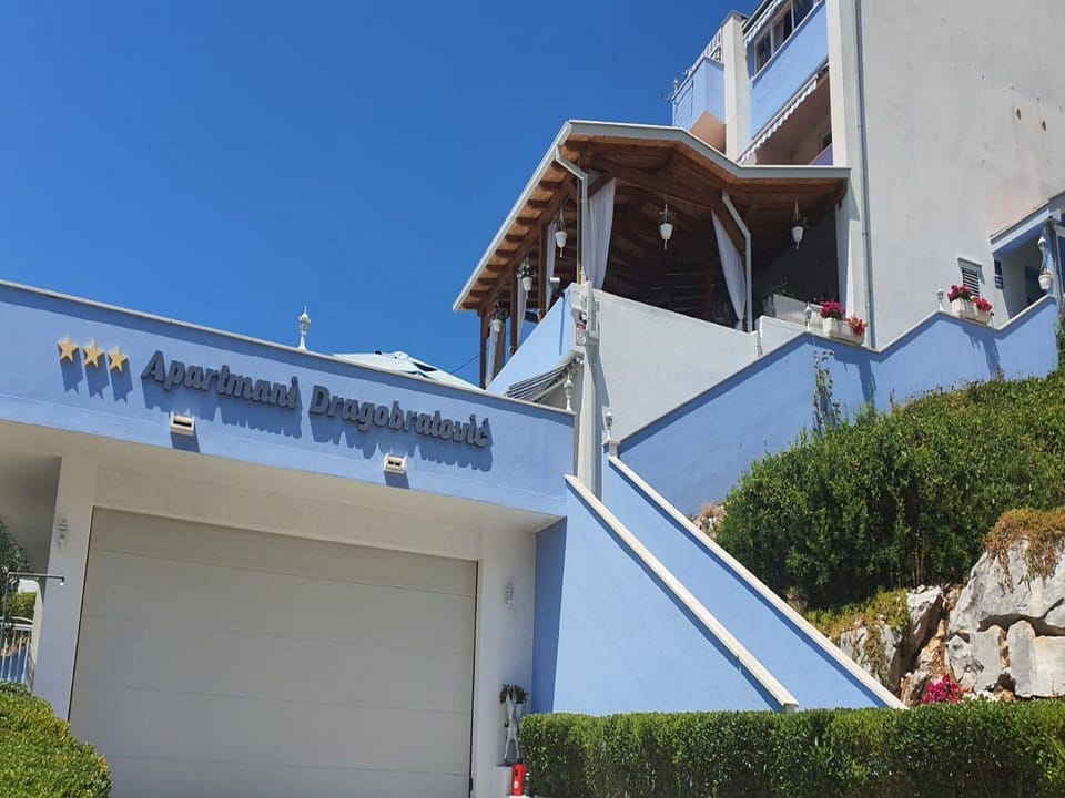 Apartments Dragobratovi? Hotel in Dubrovnik-Neretva County