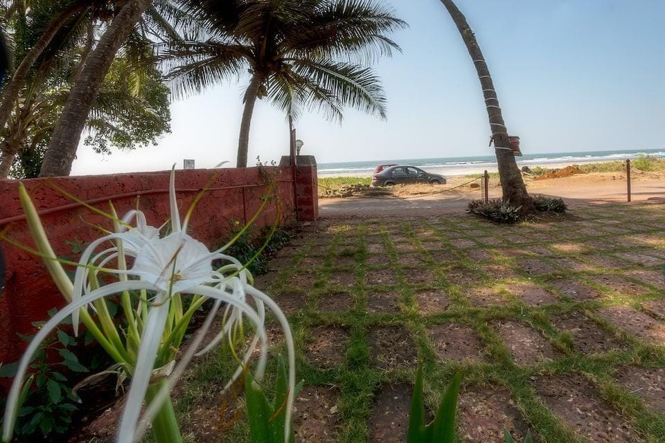 Om Shanti Beach Resort Hotel in Maharashtra