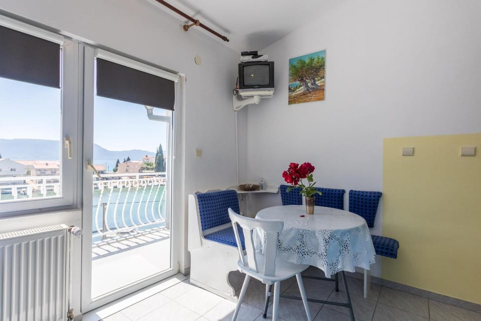Apartments Laura Hotel in Dubrovnik-Neretva County