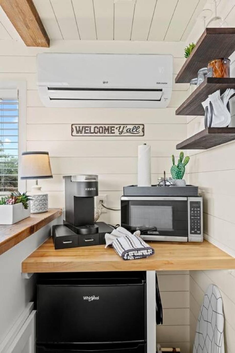 New Chic Container Home - Oasis Near Fredericksburg The Perry Hotel in Fredericksburg