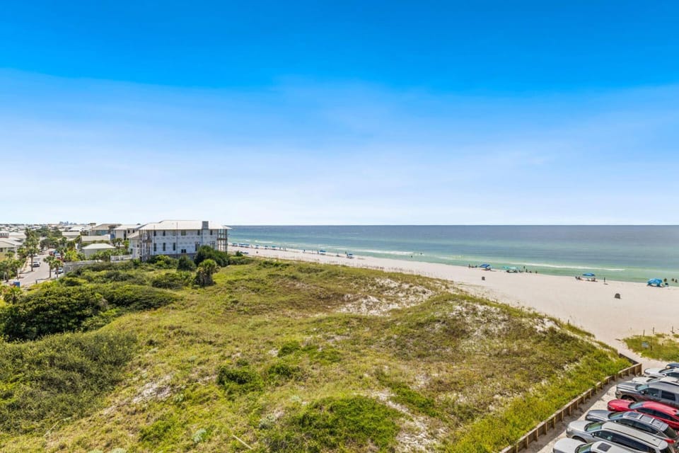 Pinnacle Port 304a Hotel in Carillon Beach