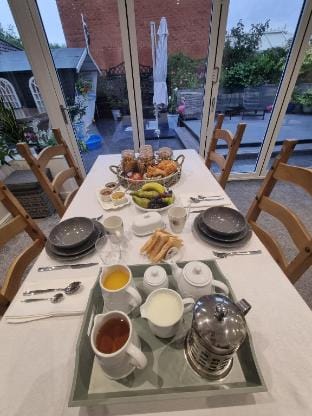 Dungarvon House B&B Hotel in Weston-super-Mare