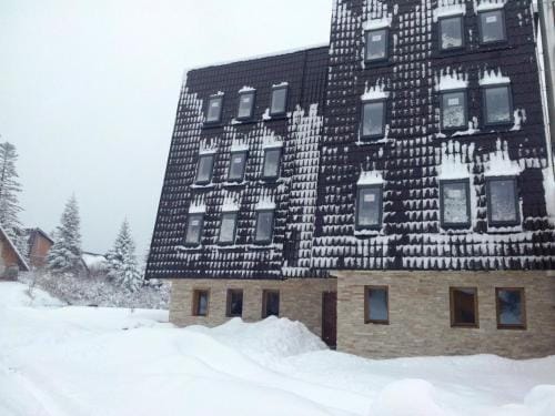 Apartments and rooms Max-Well Hotel in Federation of Bosnia and Herzegovina