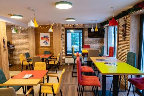Apartments and rooms Max-Well Hotel in Federation of Bosnia and Herzegovina