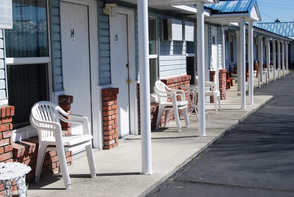 Redwood Motel Motel in Tuolumne County