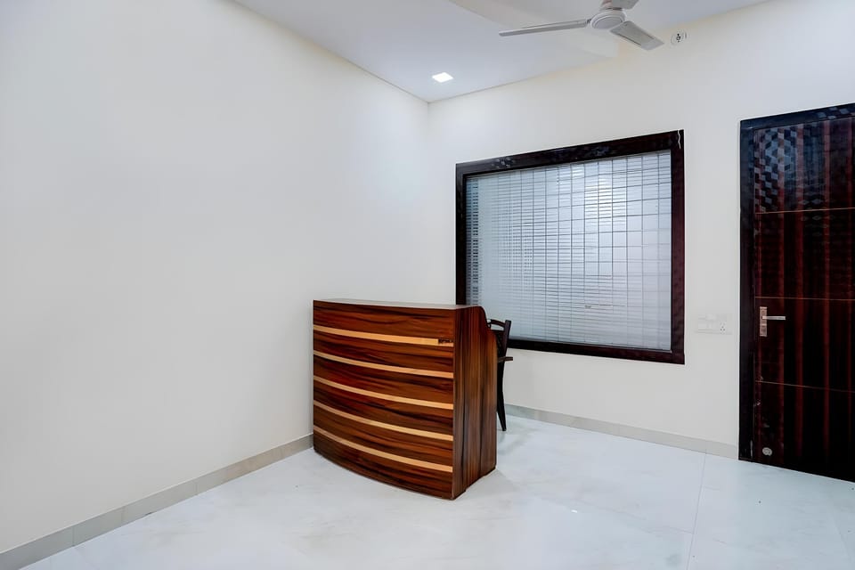 PLAY-THE GLORY HOTEL couple friendly Hotel in Uttar Pradesh