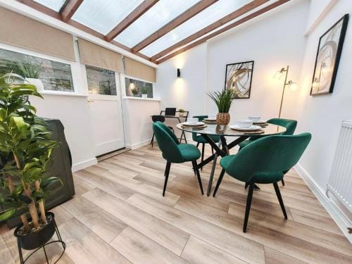Prime Exeter Stay for Corporate & Family Guests Hotel in Exeter