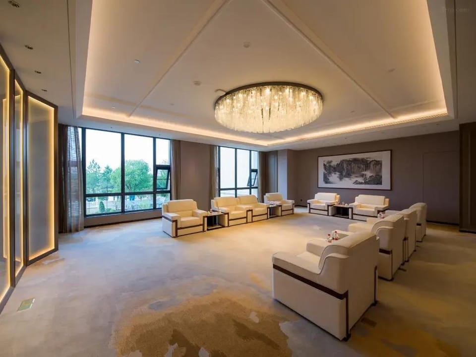Howard Johnson Maitreya Plaza Xikou Hotel in Zhejiang