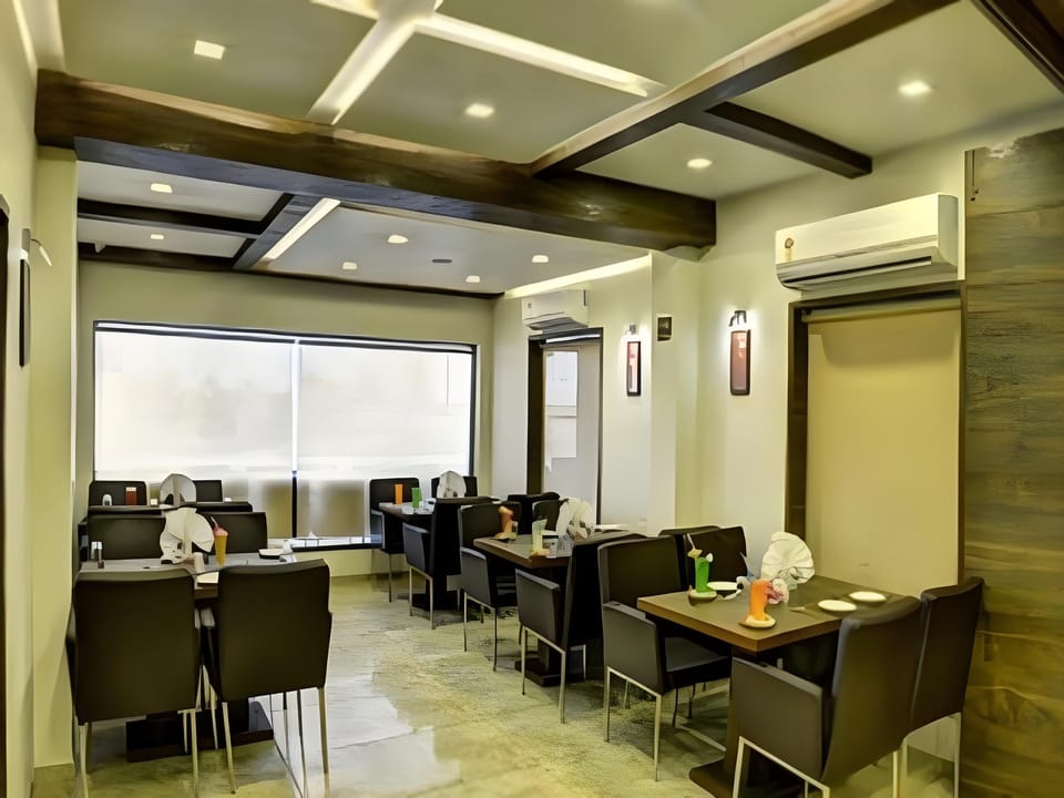 Hotel Aaram Orchard Hotel in Ahmedabad