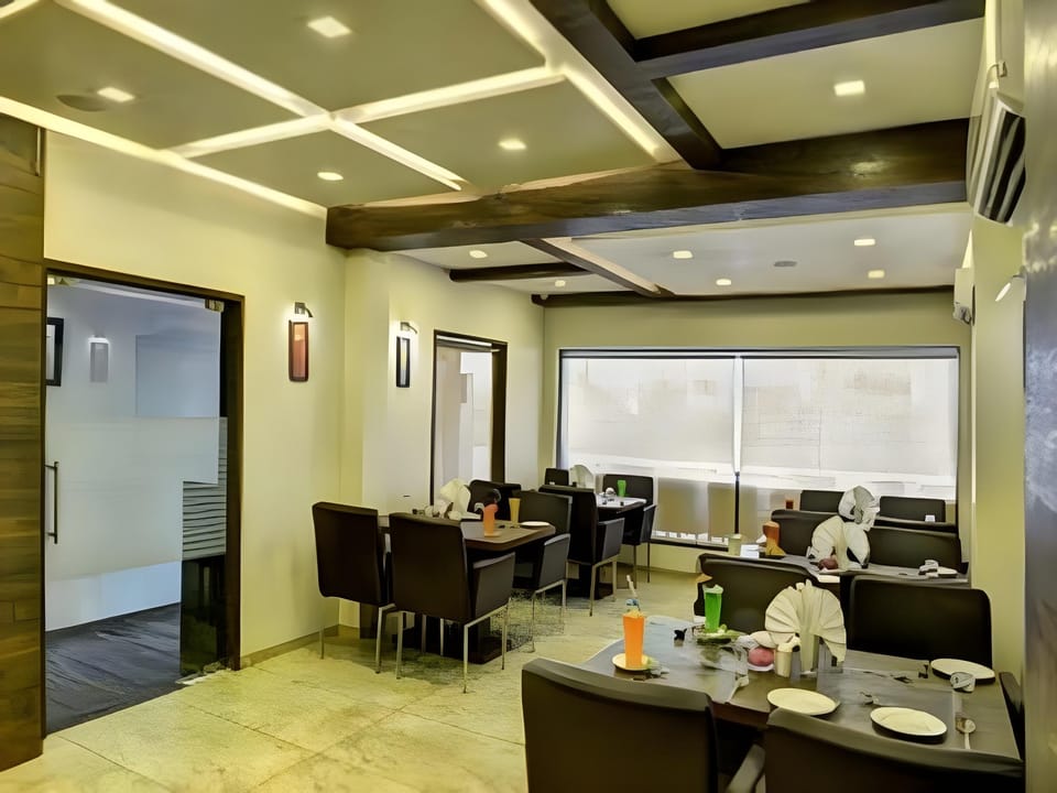 Hotel Aaram Orchard Hotel in Ahmedabad