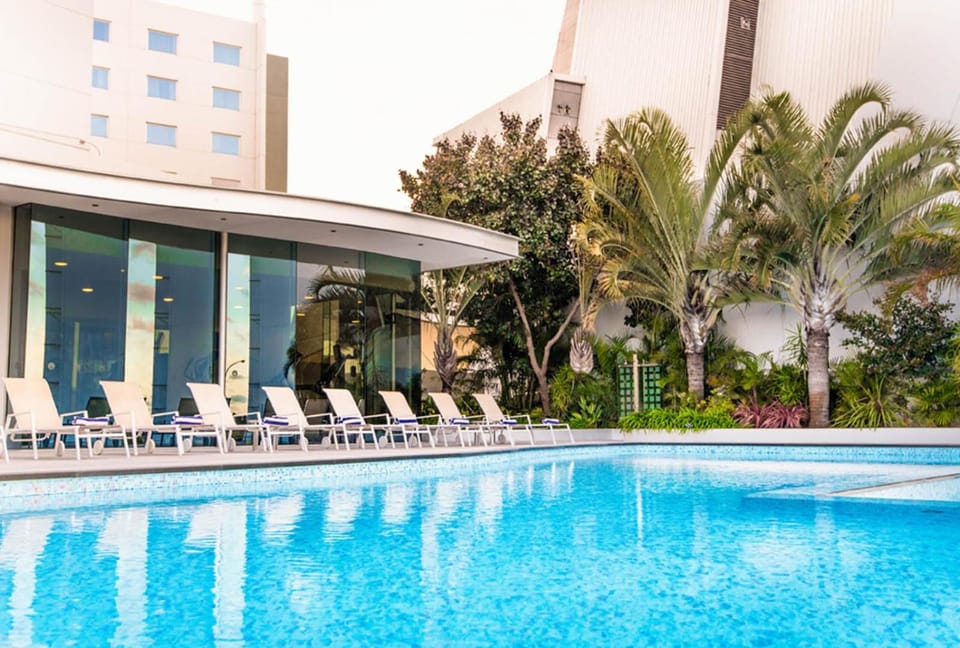 Crown Promenade Perth Hotel Hotel in Perth