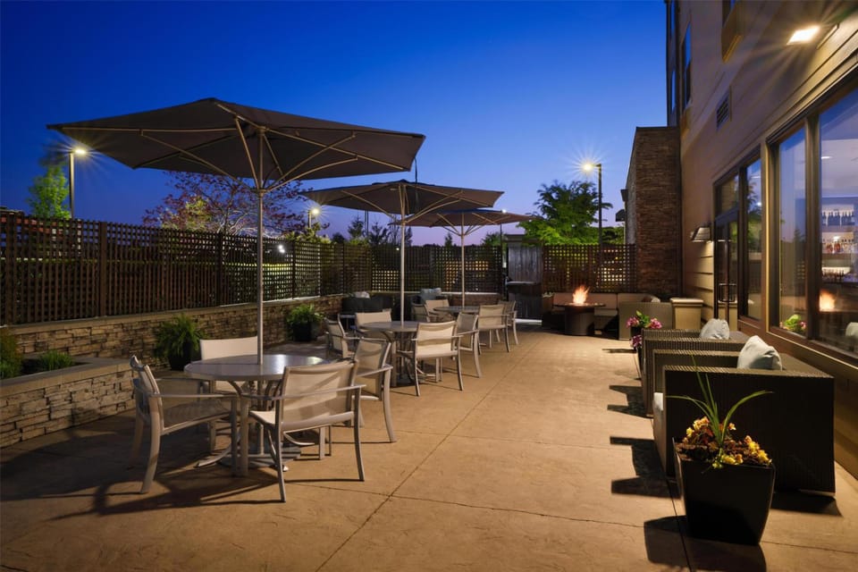 Best Western Premier Hotel at Fisher's Landing Hotel in Vancouver