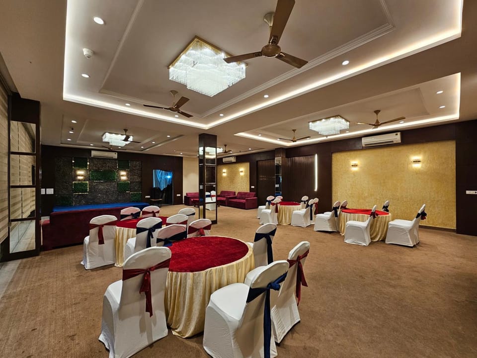 Devki Grand Hotel Hotel in Uttar Pradesh