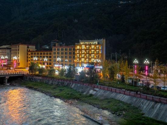 Blackwater Glacier Escape Hotel Hotel in Sichuan
