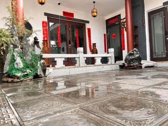 Zhangye Yinshan Small Structure Hotel in China