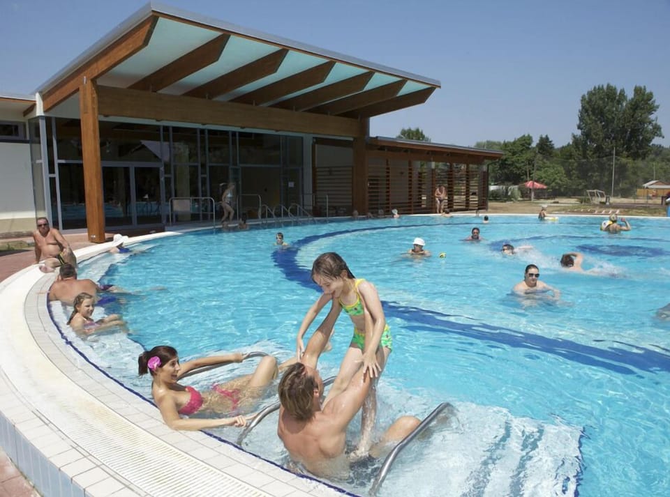 Barack Thermal Apartments Hotel in Hungary