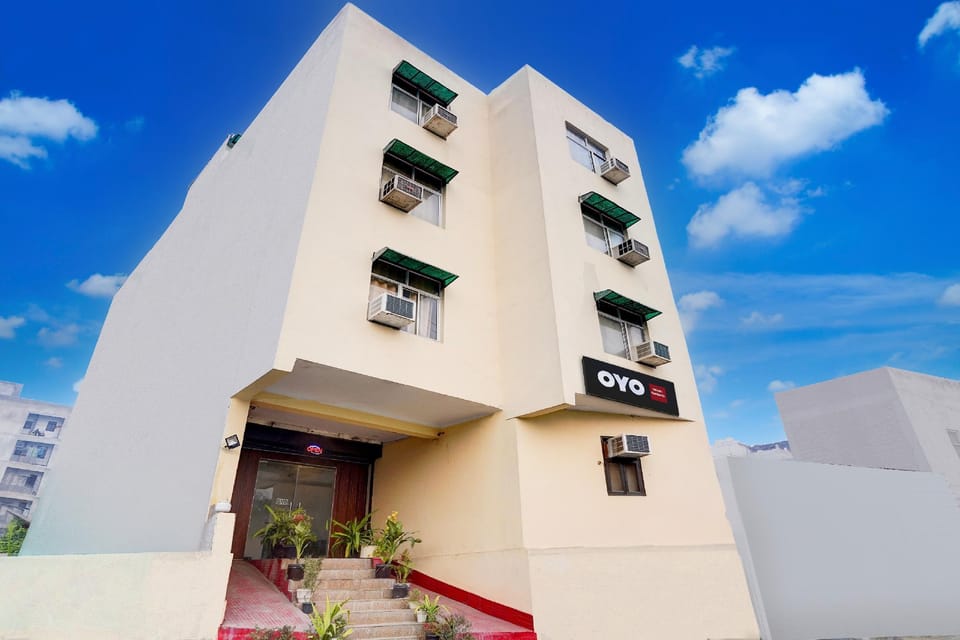 Hotel O Shivam Residency Hotel in Noida