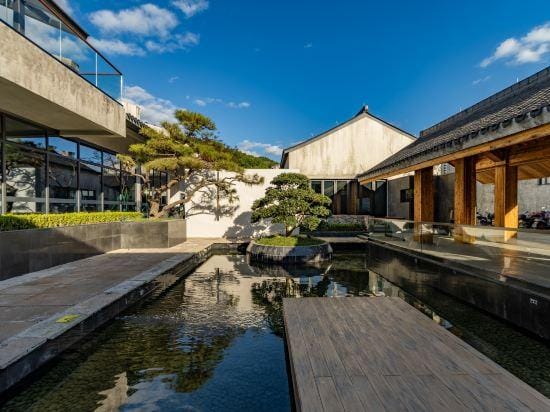 Ningbo Taolu SCHOLARS Hotel (Dongqian Lake) Hotel in Zhejiang