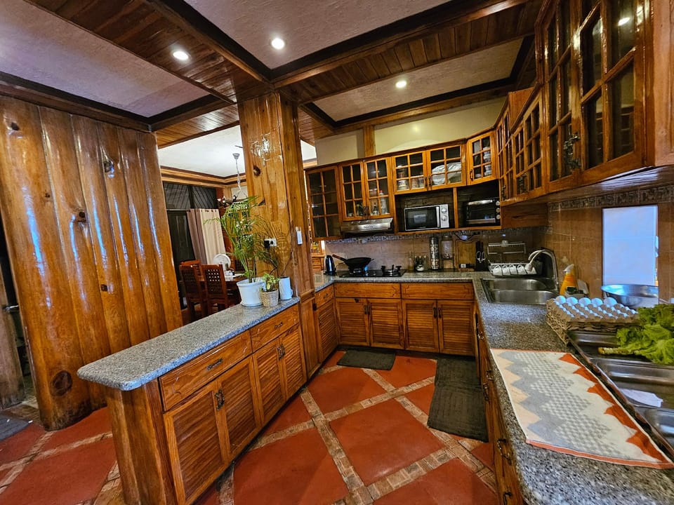 Blueridge Mountain Cabin Hotel in Baguio