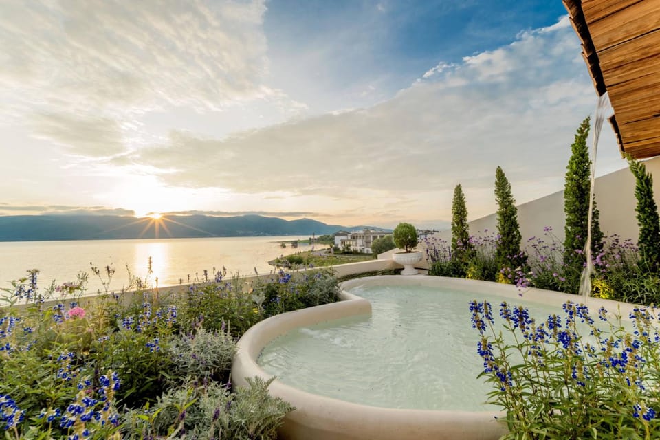 Dali Nest Secret Garden Lake View Inn Hotel in China