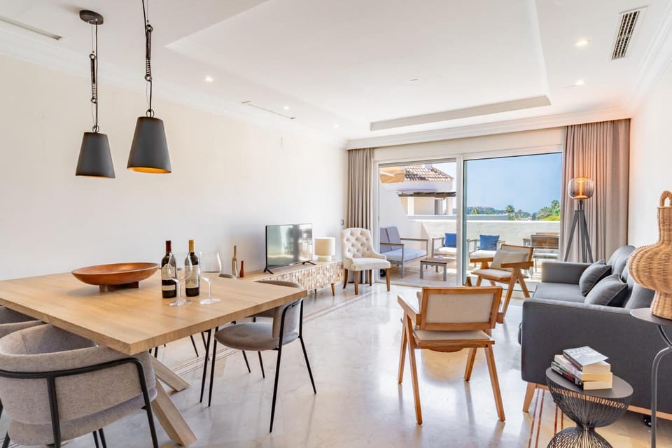 Aloha Hill Club Hotel in Marbella