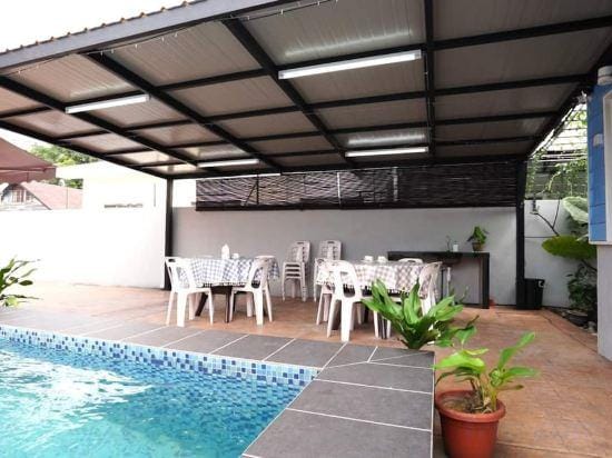 Voon Cottages@Pinjistation | Private Pool | 10pax Hotel in Ipoh