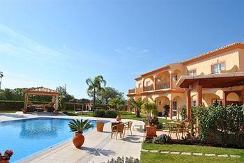 Atalaia Sol Hotel in Lagos