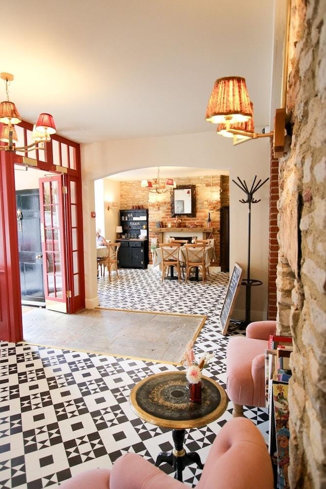 Fleur de Lys Hotel in West Oxfordshire District