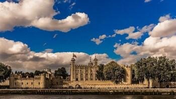 The Euston St Pancras Apartments Hotel in London Borough of Islington