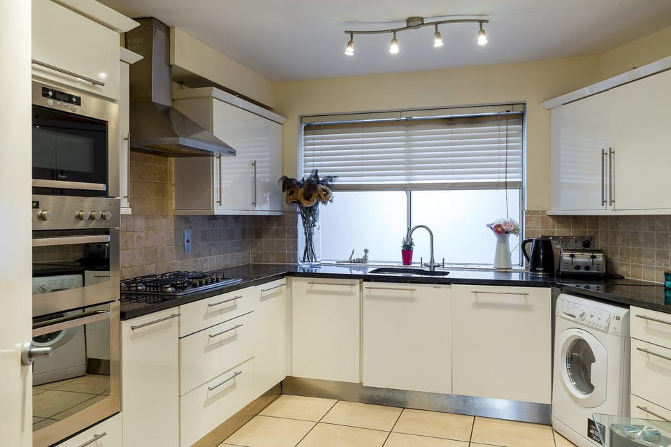 Luxury Villa 6-bed Next to Marble Arch Hotel in City of Westminster