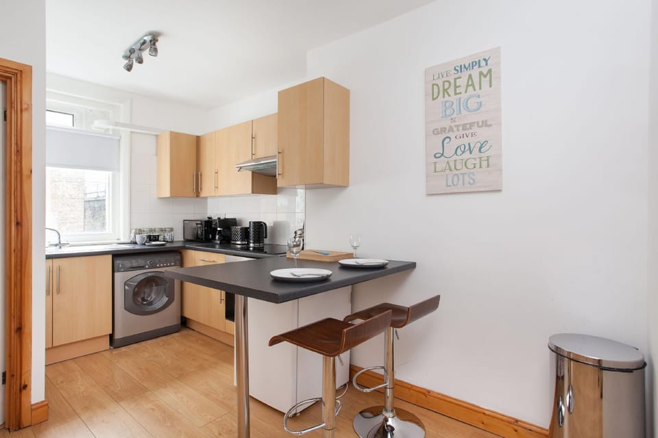 Basic Apartment for Two Amazing Location Hotel in City of Westminster
