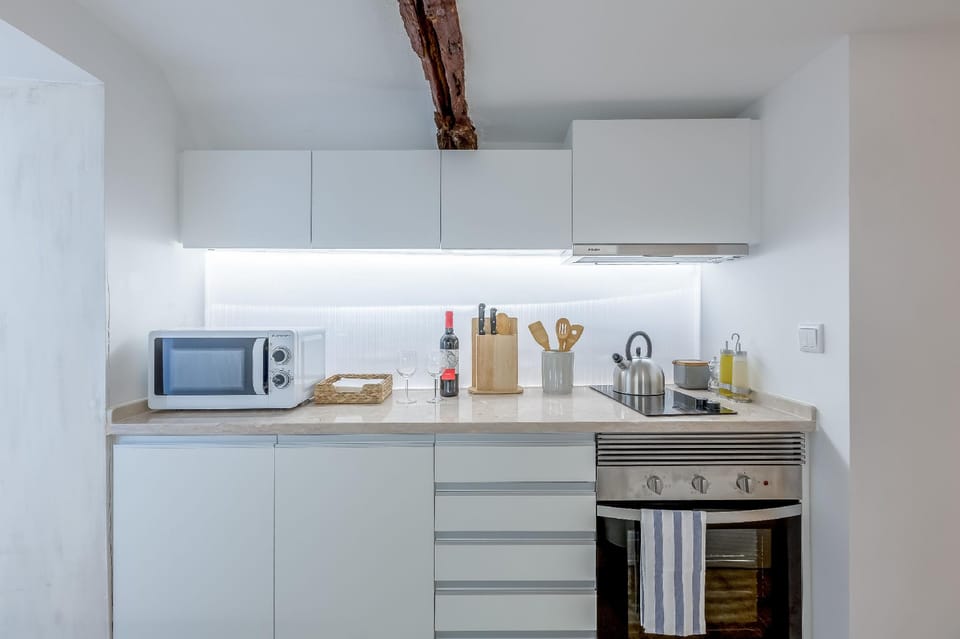 Renovated Typical Baixa Apartment, By TimeCooler Hotel in Lisbon