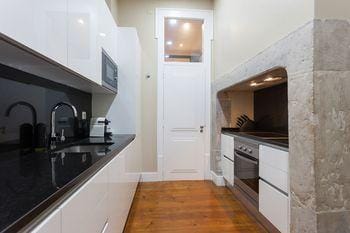 Baixa Vintage Three-Bedroom Apartment - by LU Holidays Hotel in Lisbon