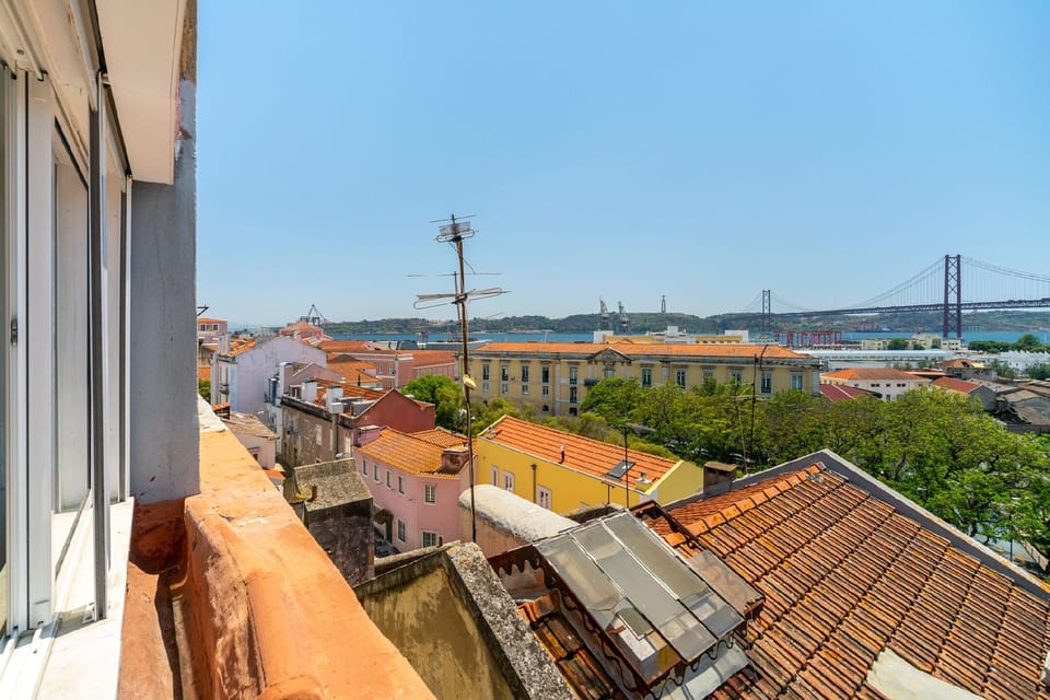 Premium River View Apartment Hotel in Lisbon