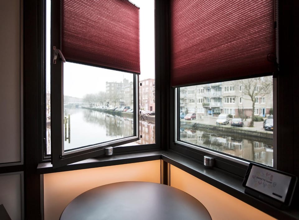 SWEETS - Theophile de Bockbrug Hotel in Amsterdam