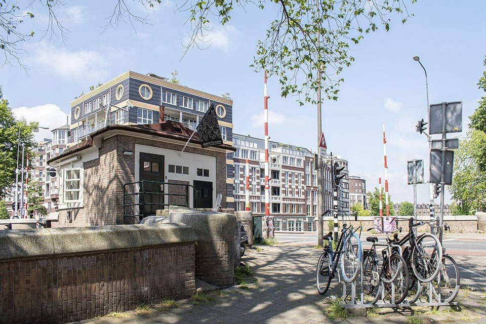 SWEETS - Van Hallbrug Hotel in Amsterdam