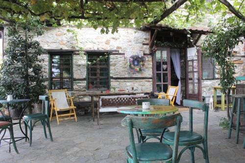 Feggaropetra Inn Magic Mountain House Hotel in Pieria, Greece