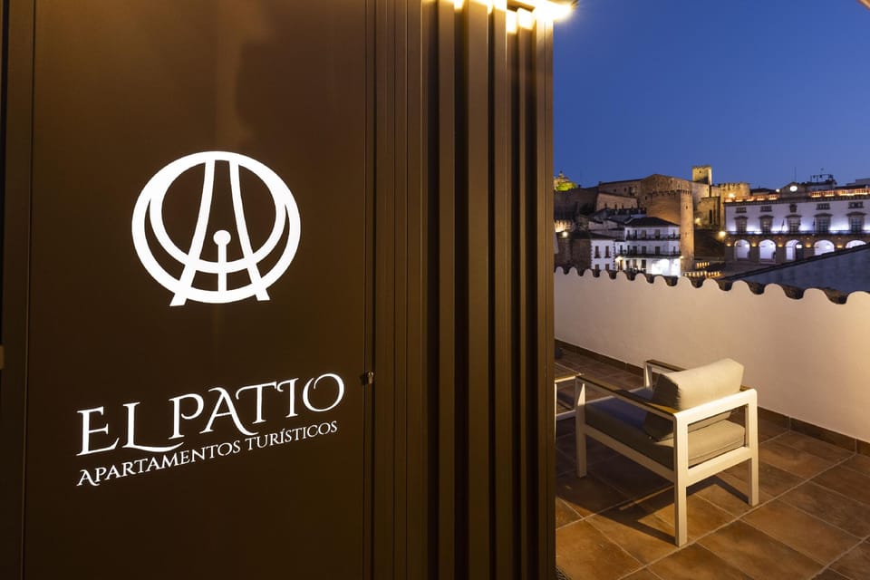 El Patio Plaza Mayor Cáceres Hotel in Cáceres‎